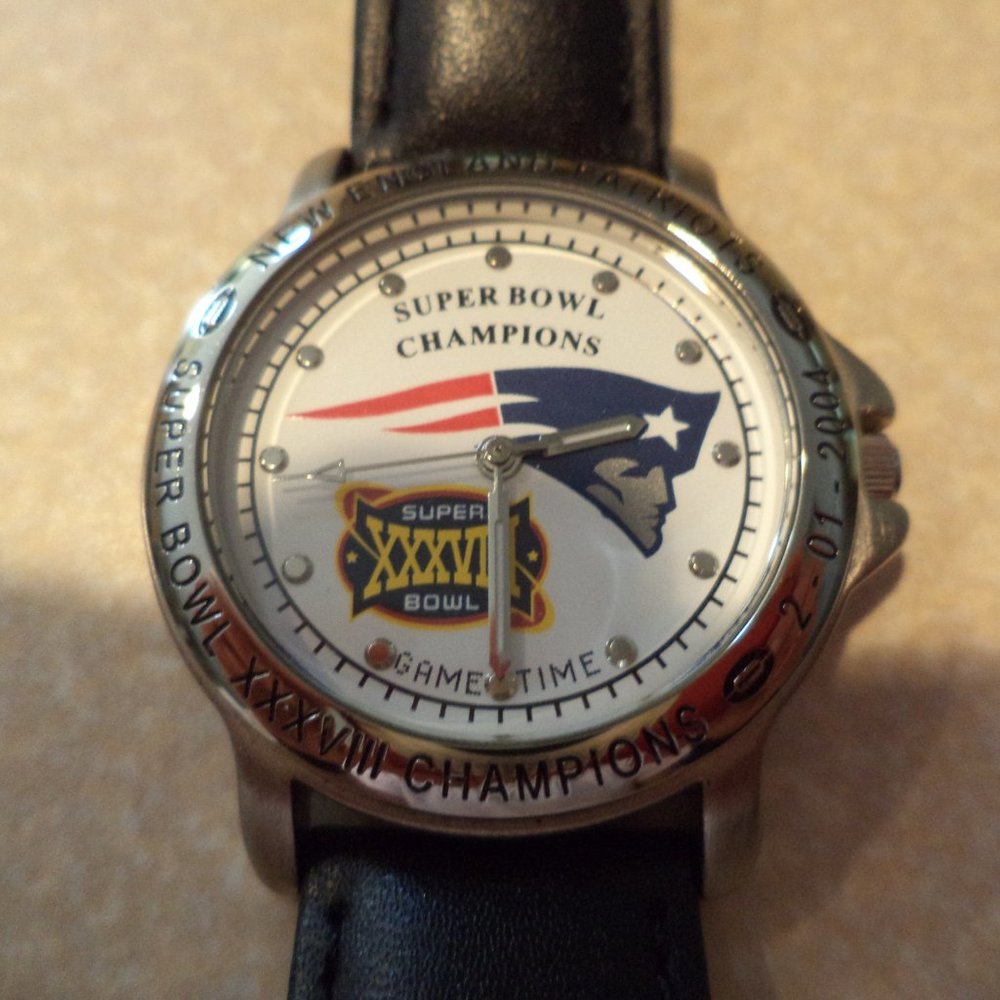 PATRIOTS SUPERBOWL CHAMPIONS XXXVIII Watch-Silver w/ Black Leather Band